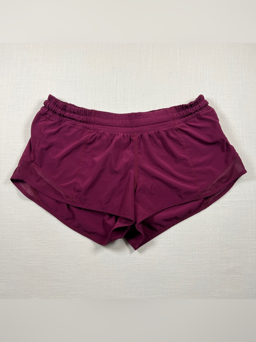 Lululemon Hotty Hot Short II 2.5” - Deep Luxe - Size 8 (Medium) - Picture 2 of 4